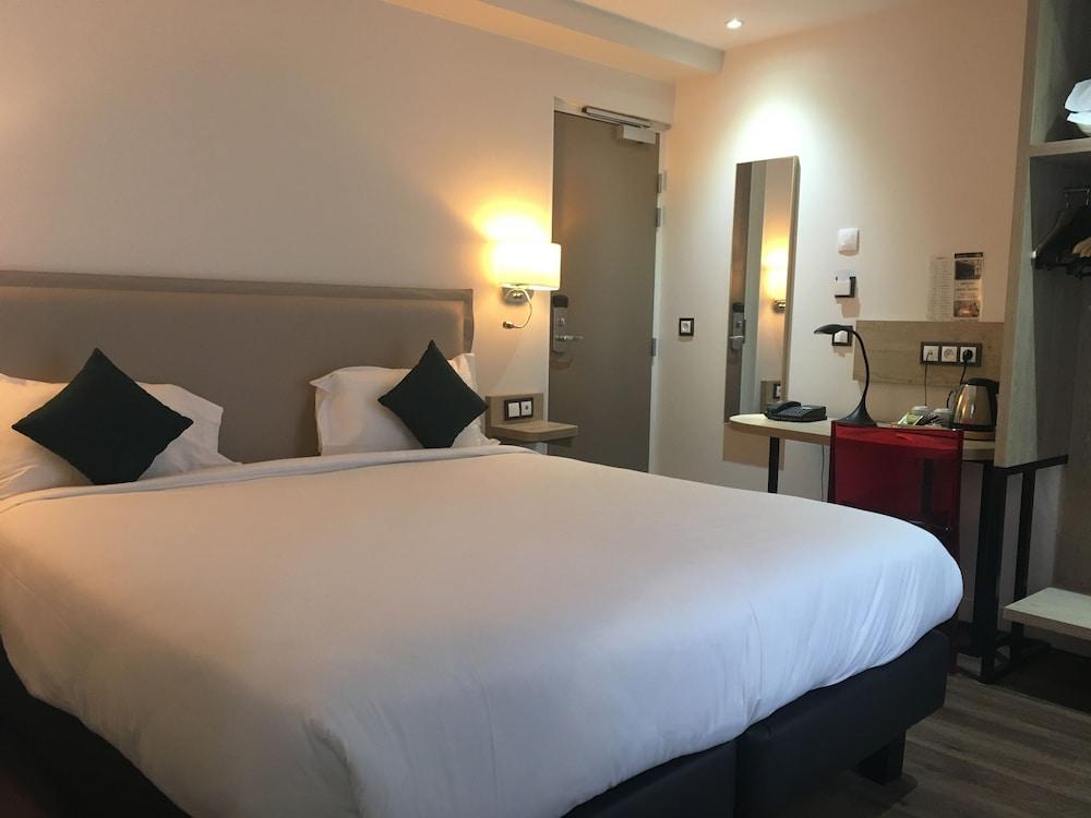 Hotel Courcelles Mederic Paris Exterior foto